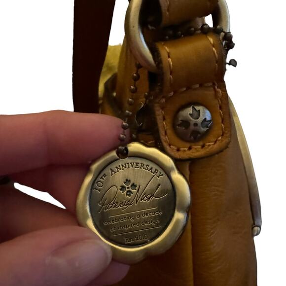 Patricia Nash Avellino Kisslock Leather Crossbody Purse - Picture 4 of 9